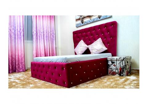 Model online în București ?? \