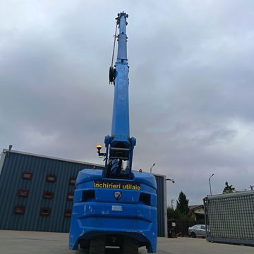 Imagine pentru Închiriez mini-macara Valla 8T