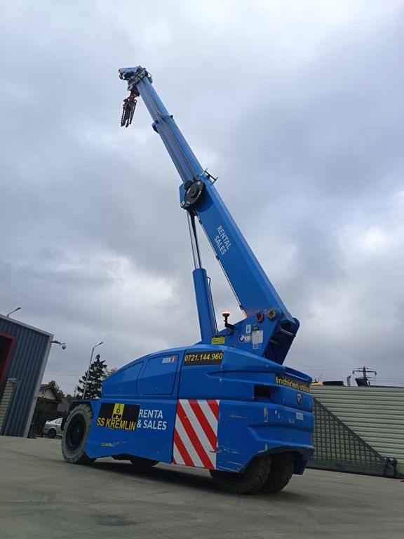 Închiriez mini-macara 8T · foto 4 din 4