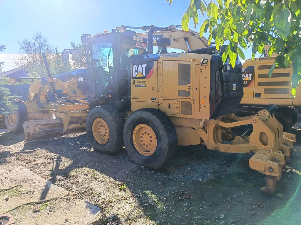 Închiriez Autogreder  · foto 3 din 3