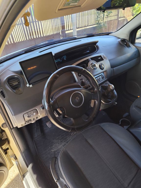 Vând sau schimb grand scenic 2 1.9 dci 160 Cp