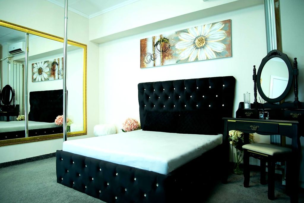 Alege să fii model online cu succes garantat.