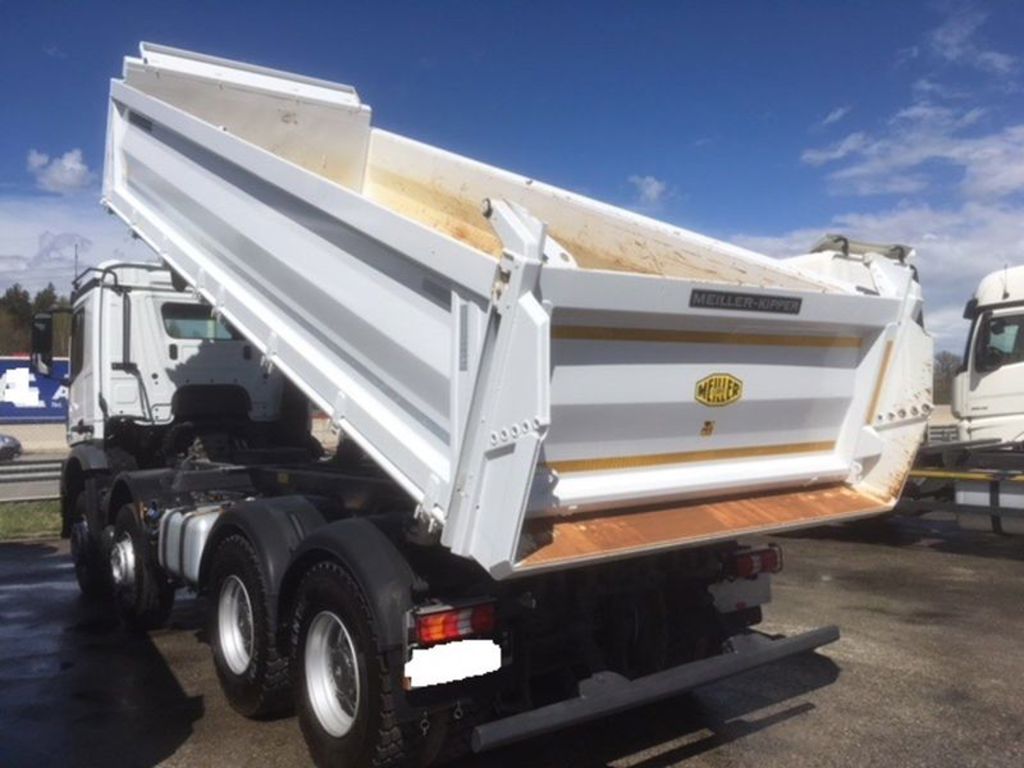 Angajam mecanic camioane multimarca · foto 2 din 4