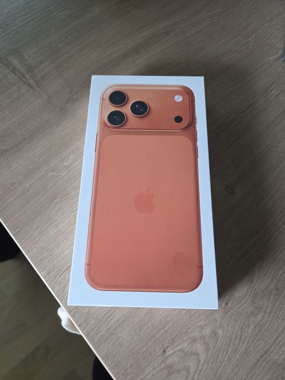 Vand Iphone 17 pro max 256 orange